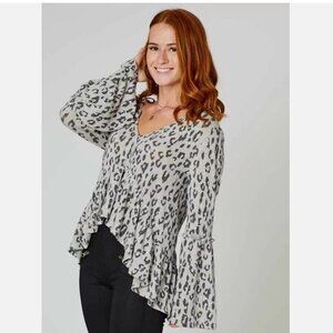 ALTAR'D STATE BRAELYN OVERSIZED‎ HIGH LOW GREY LEOPARD SWEATER SIZE SMALL